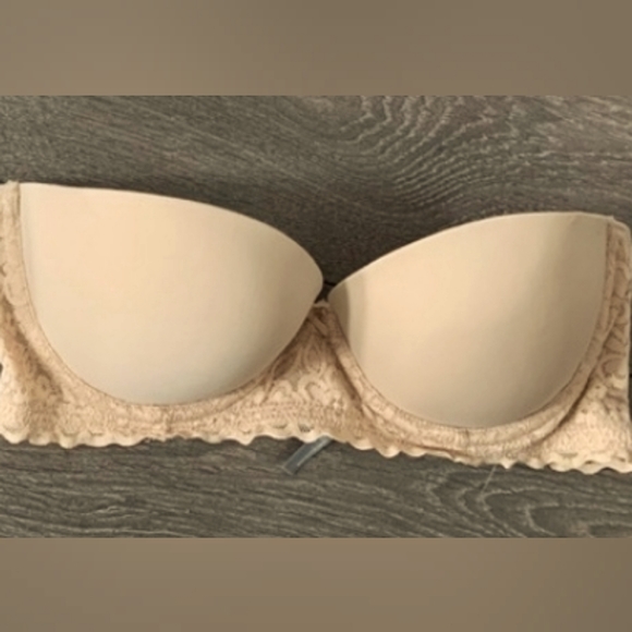 Strapless, Wireless Bra - Picture 2 of 3